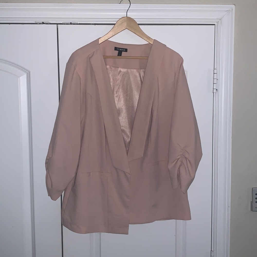 Very stylish blazer *TORRID*